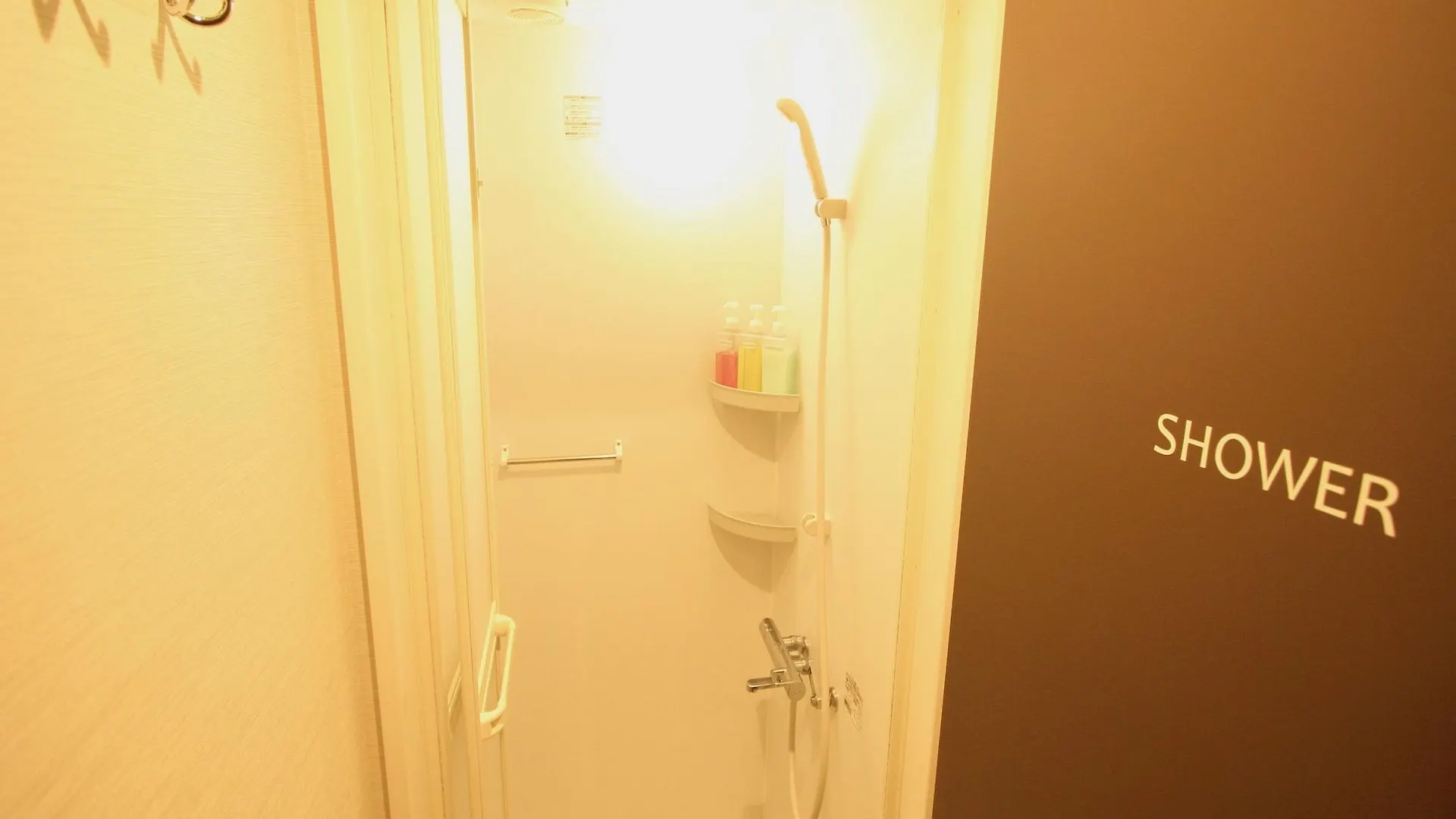 Otel Qoo Hostel Osaka Japonya