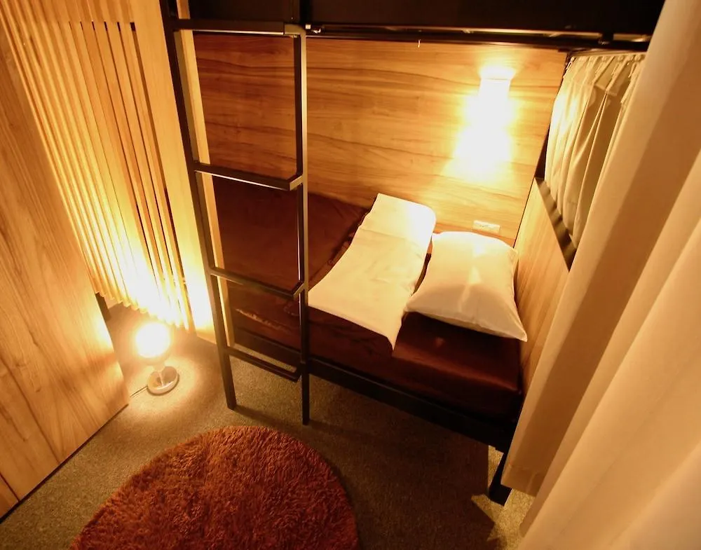 Qoo Hostel Osaka Otel